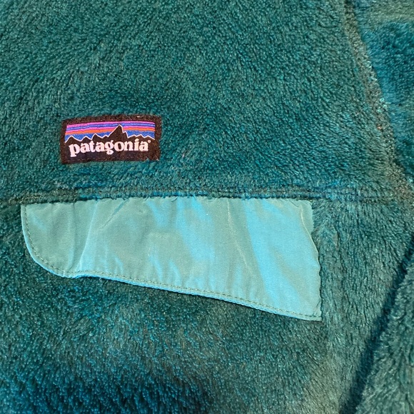 Patagonia Snap up colored sweater with kangaroo pockets. Size Medium. - Picture 4 of 4